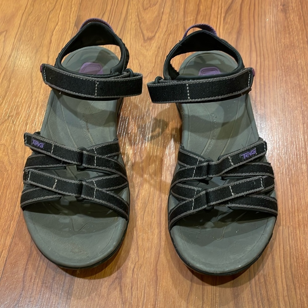 Teva tirra black and gray sandal